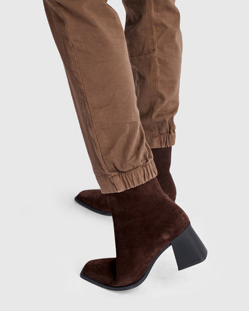 alembika-weekend-boyfriend-jogger-jeans-camel image 5